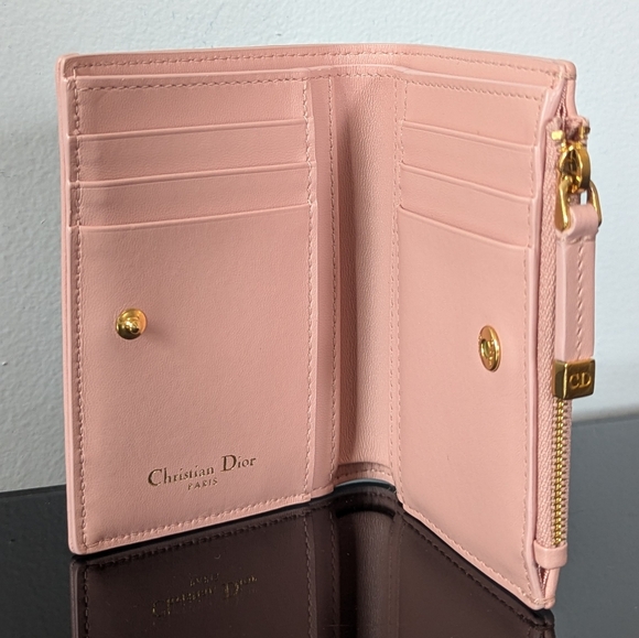 Dior 30 Montaigne Dahlia Wallet - Picture 6 of 7